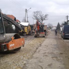 Kanalizacja na ul. Kościuszki już wybudowana. Trwają roboty montażowe przy pompowni ścieków.